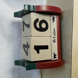 Wooden block calendar